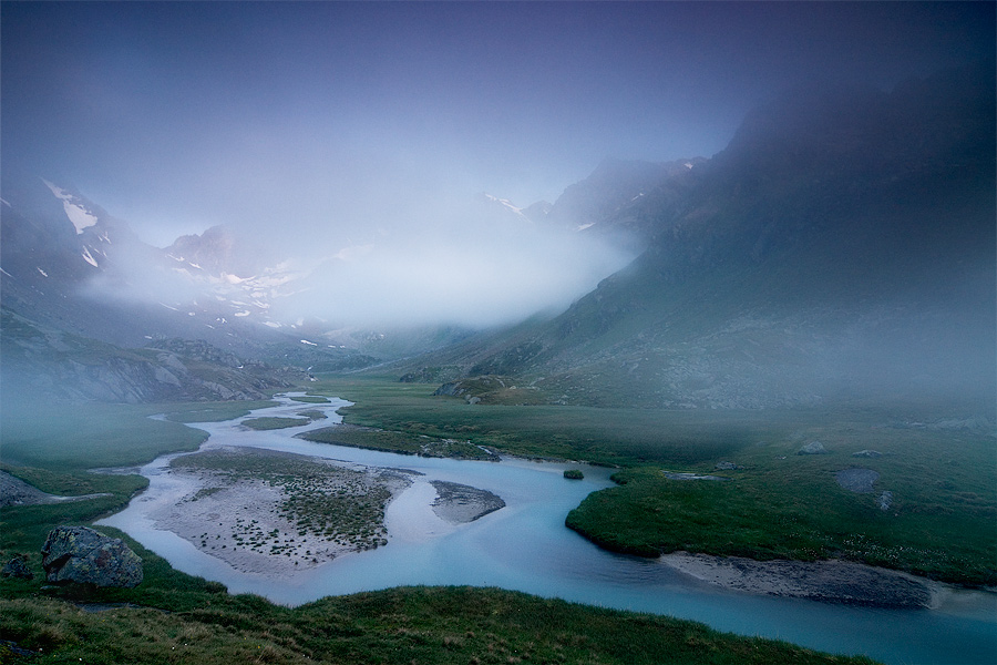  Fotografie Ranní hory v mracích, Rakouské Alpy