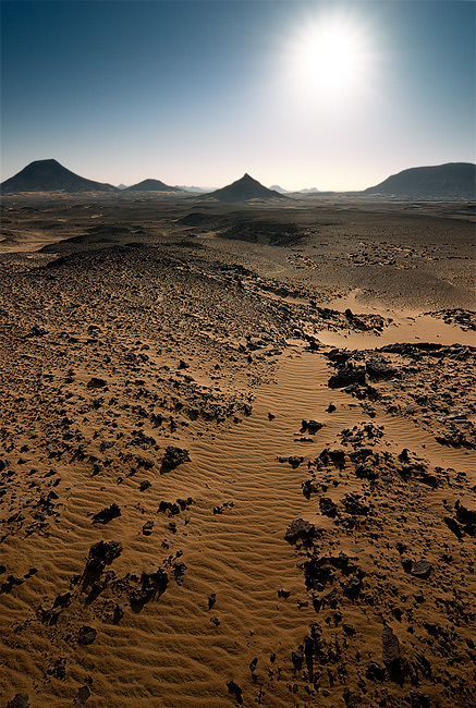  Fotografie Černá poušť, Egypt - Ráno v egyptské Černé poušti (Black Desert).